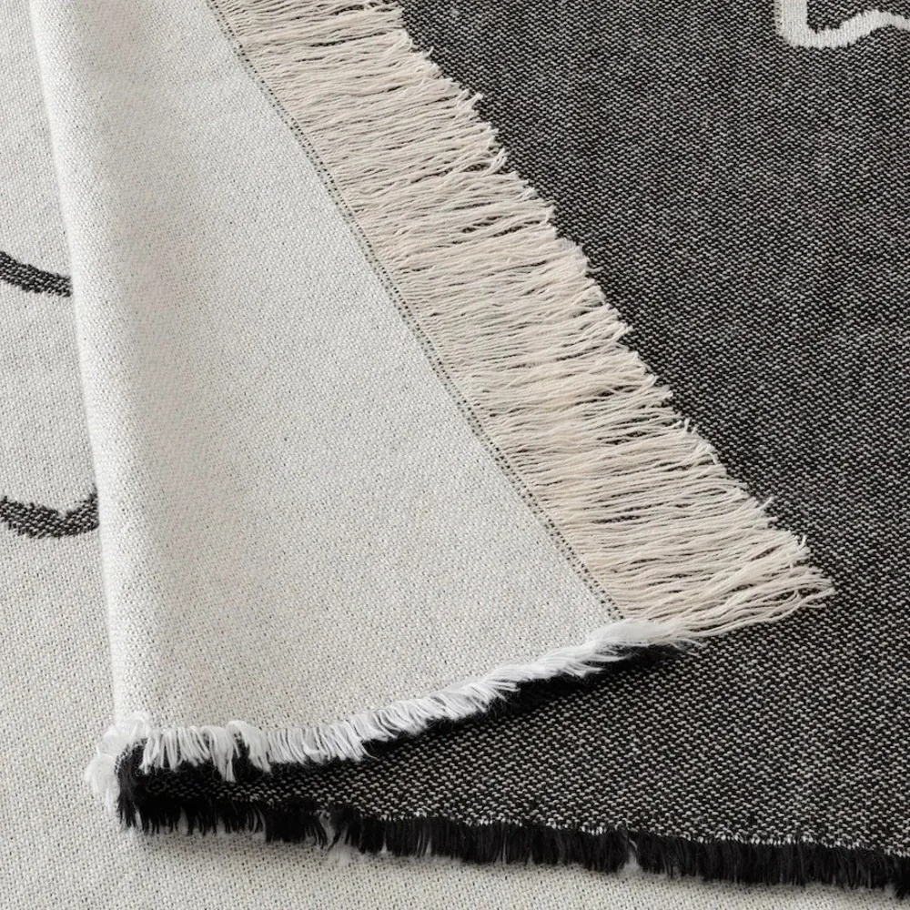 KUSTFYR Ghost Throw, white/black, 51x67 